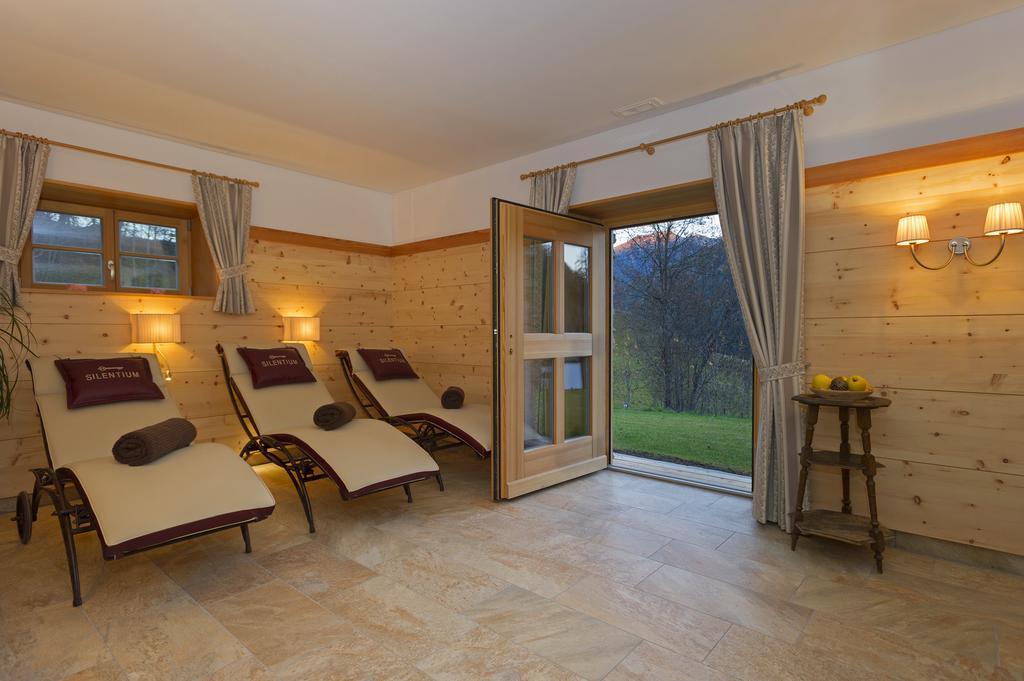 Silentium Dolomites Chalet Since 1600 Monguelfo-Tesido / Welsberg-Taisten Exterior photo