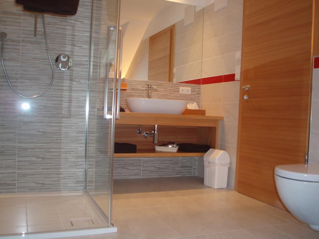 Silentium Dolomites Chalet Since 1600 Monguelfo-Tesido / Welsberg-Taisten Room photo